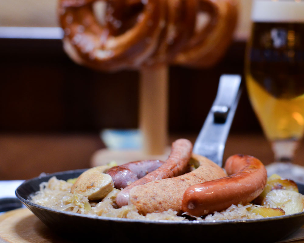 Kapuziner Restaurant - Wurstel